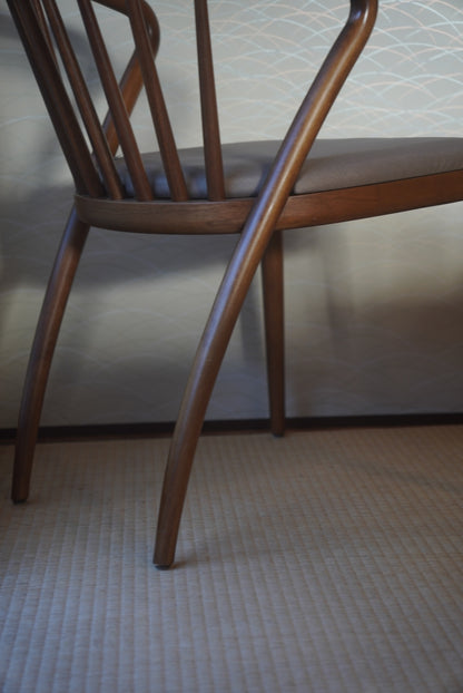 旭川家具セミアームチェア